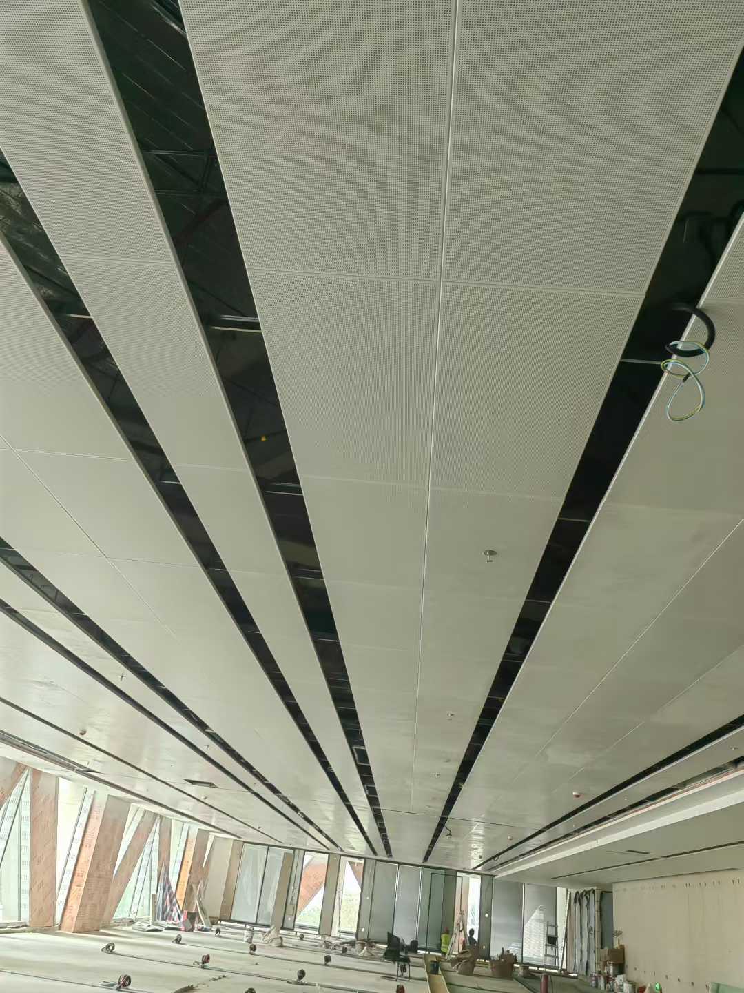 写字楼600*600铝扣板